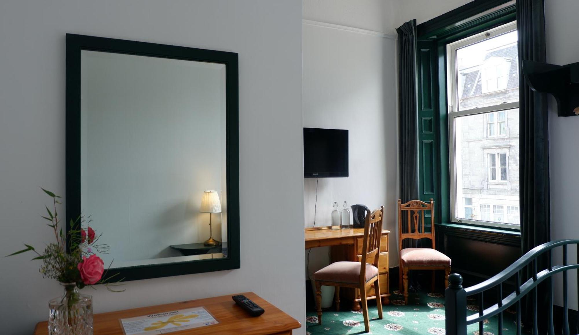 4 Friends House Otel Edinburgh Dış mekan fotoğraf