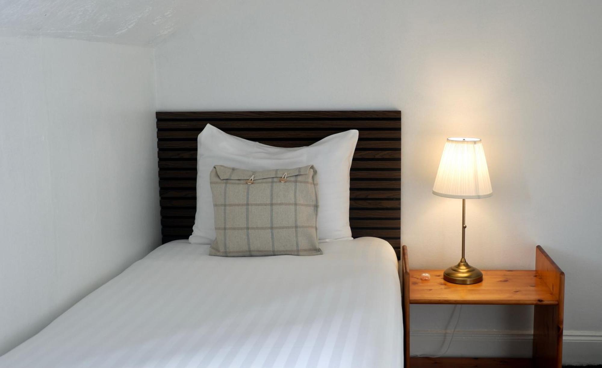 4 Friends House Otel Edinburgh Dış mekan fotoğraf