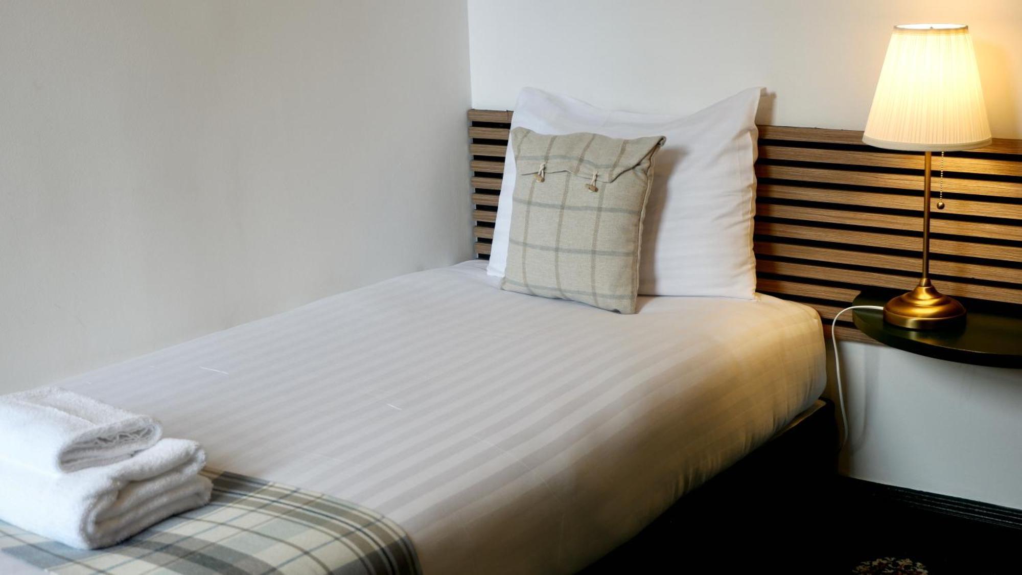 4 Friends House Otel Edinburgh Oda fotoğraf