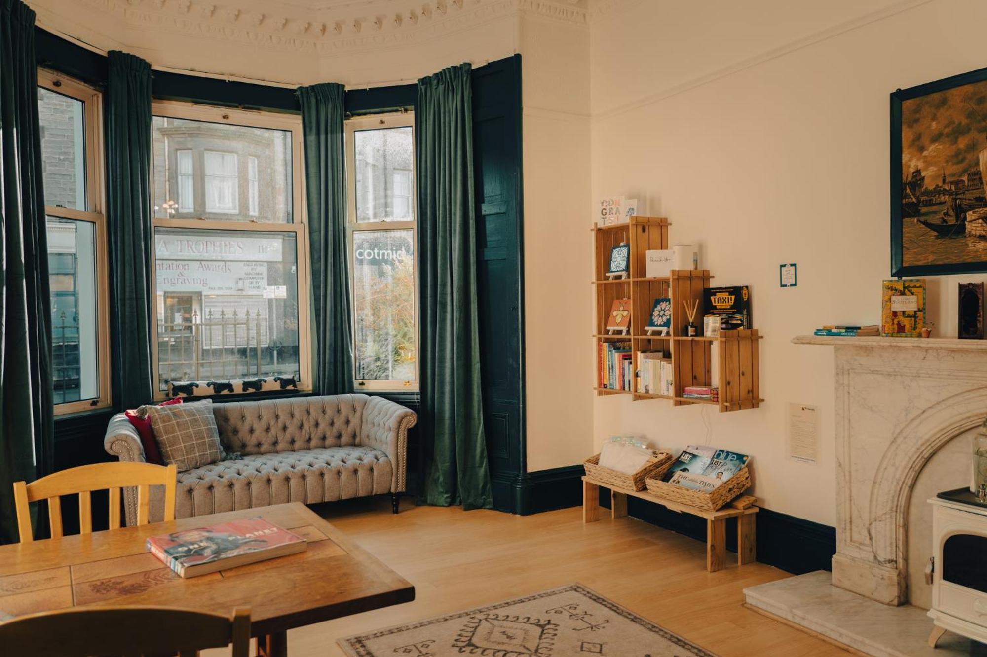 4 Friends House Otel Edinburgh Dış mekan fotoğraf